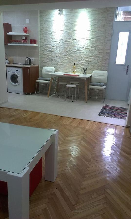 White Tiger In Center Of Tbilisi Appartement Buitenkant foto