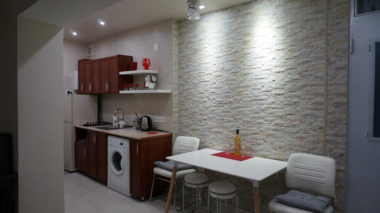 White Tiger In Center Of Tbilisi Appartement Buitenkant foto