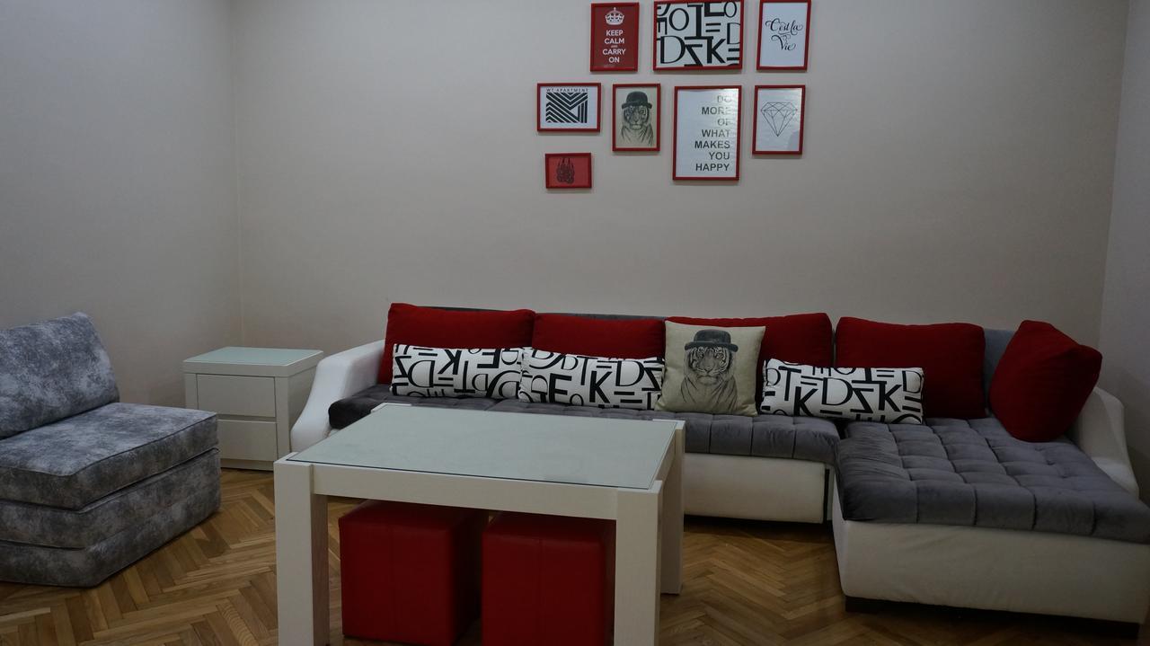 White Tiger In Center Of Tbilisi Appartement Buitenkant foto
